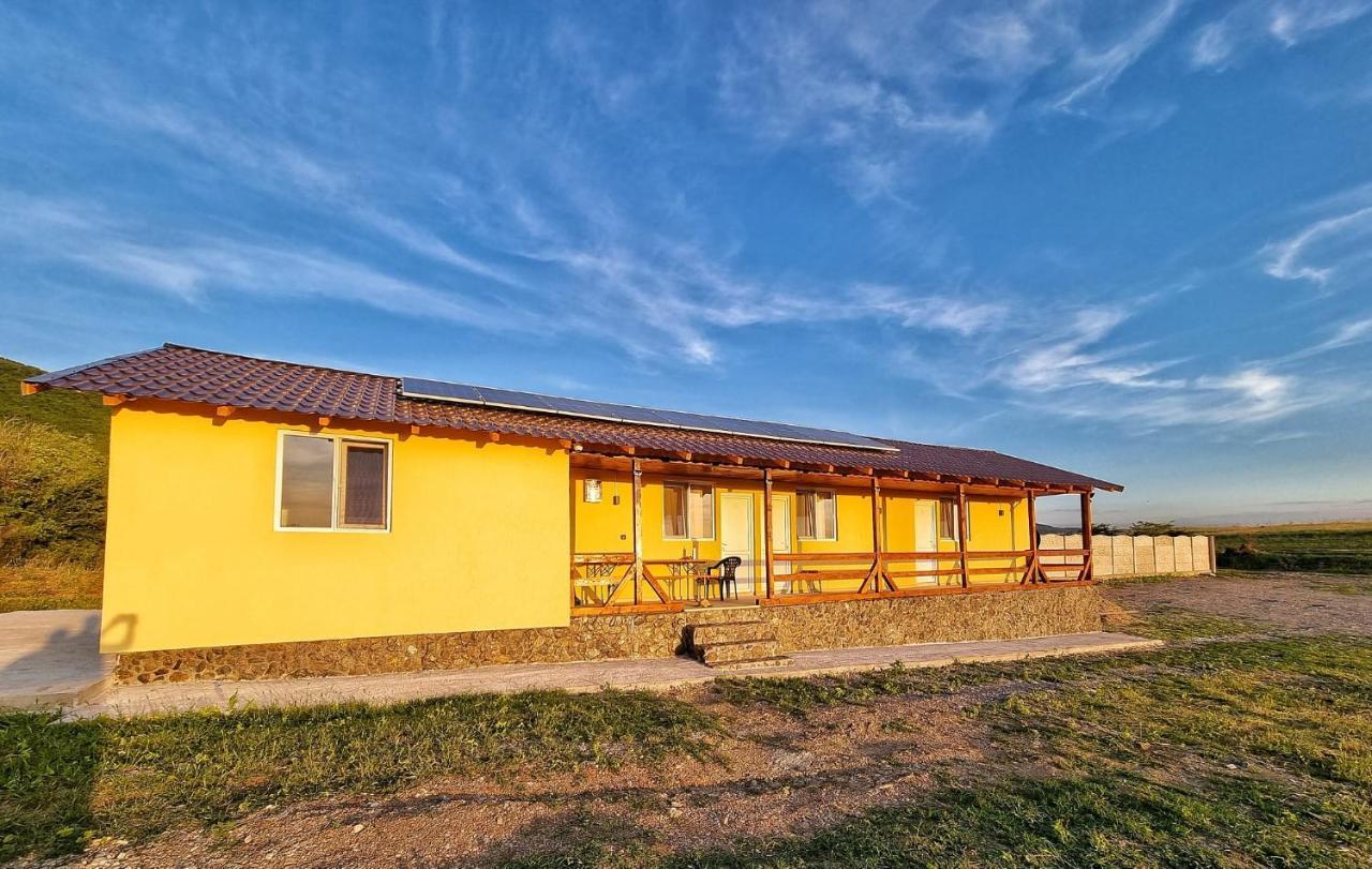 Cabana Varad Coronini Moldova Veche 外观 照片