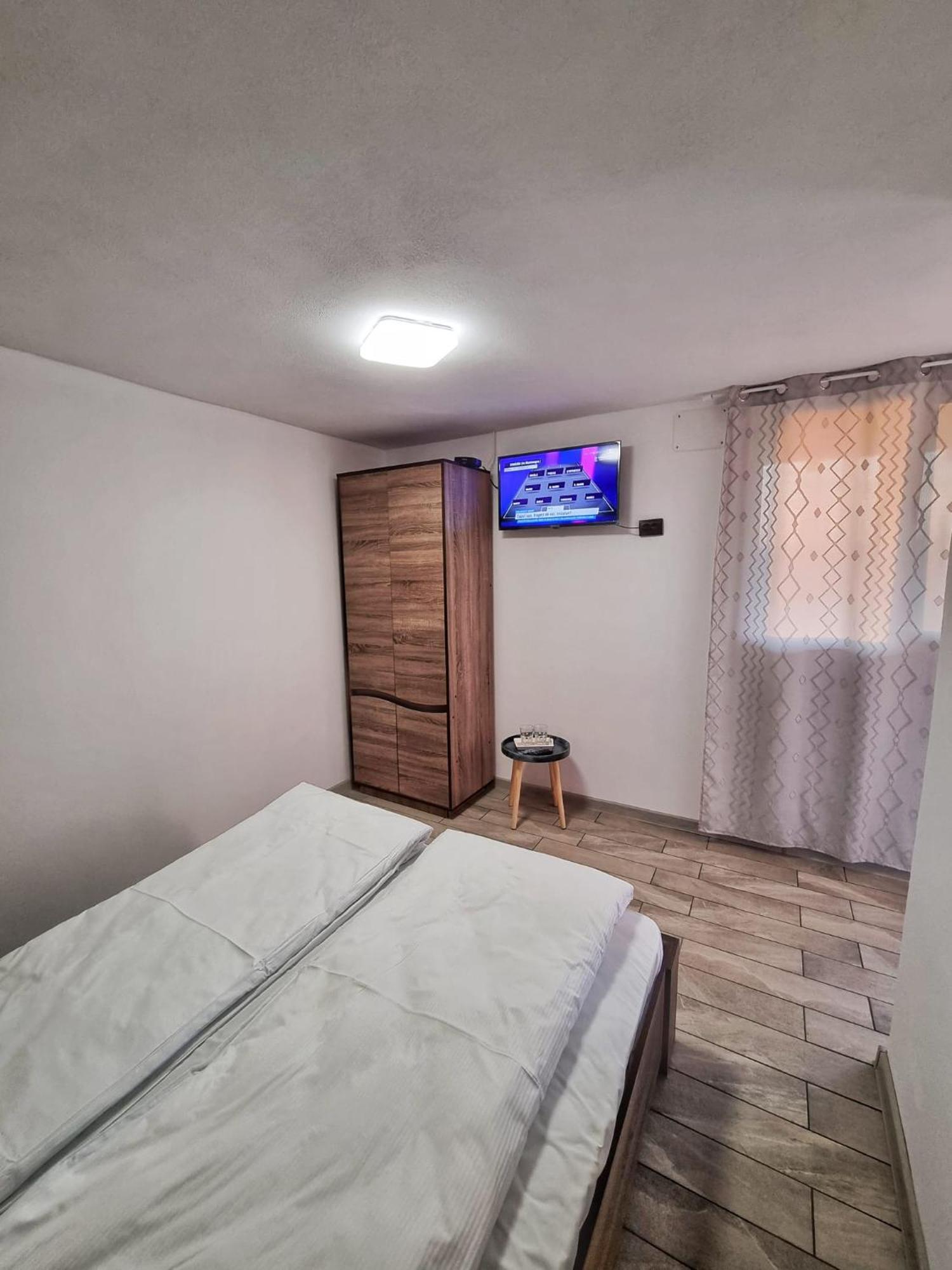 Cabana Varad Coronini Moldova Veche 外观 照片