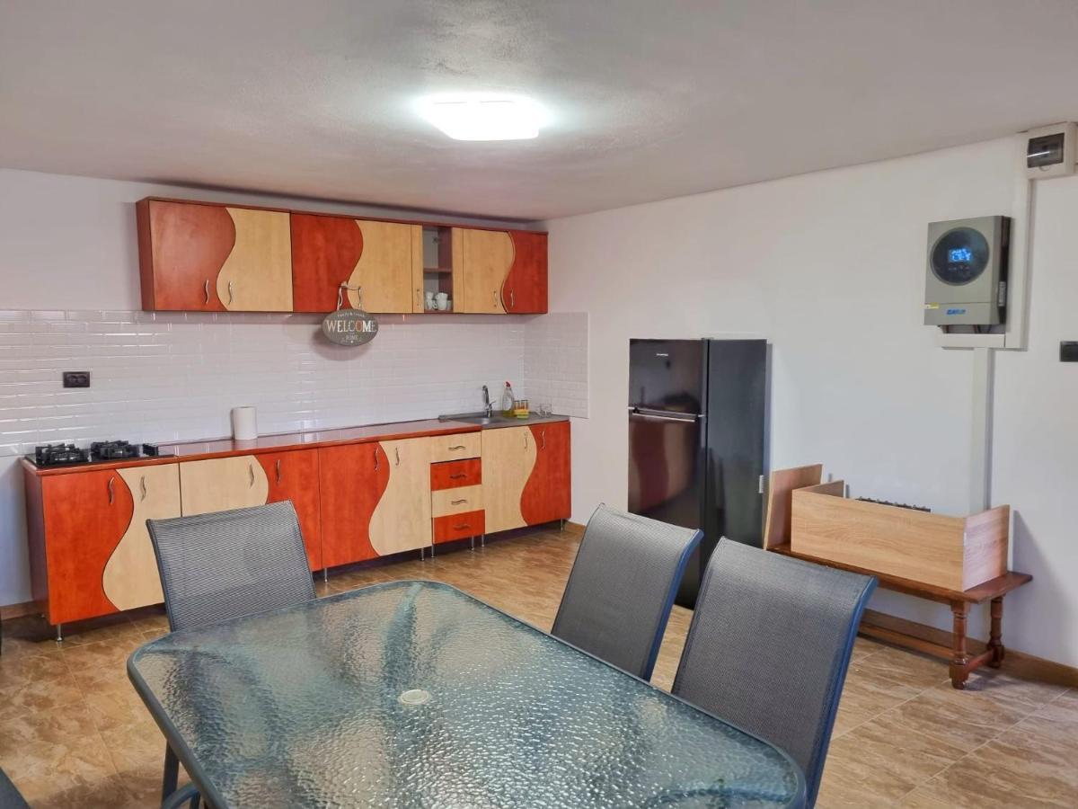 Cabana Varad Coronini Moldova Veche 外观 照片