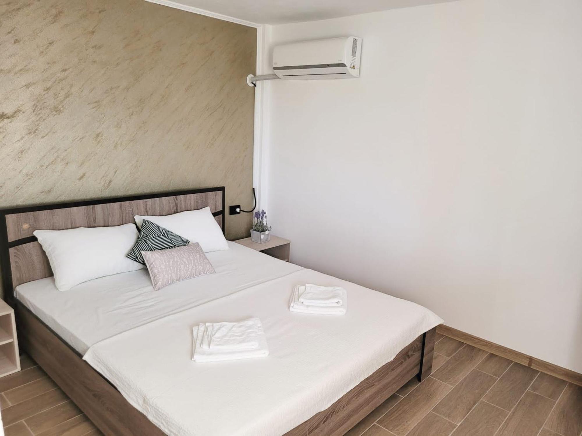 Cabana Varad Coronini Moldova Veche 外观 照片