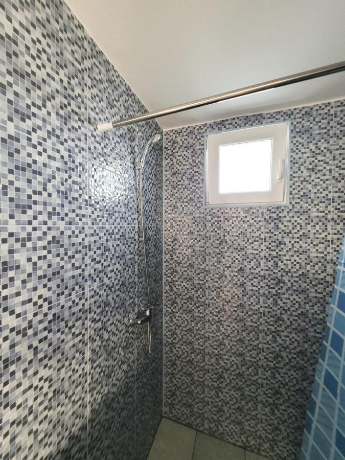 Cabana Varad Coronini Moldova Veche 外观 照片