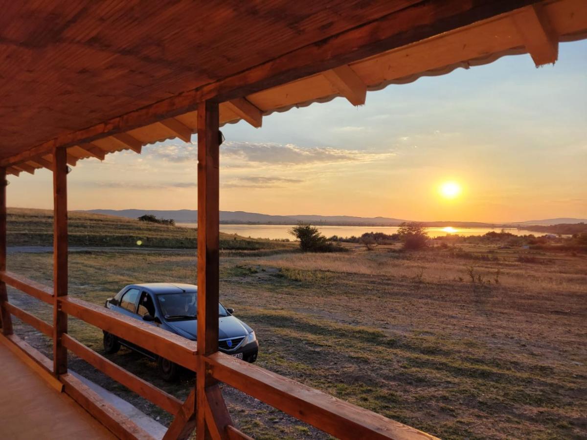 Cabana Varad Coronini Moldova Veche 外观 照片